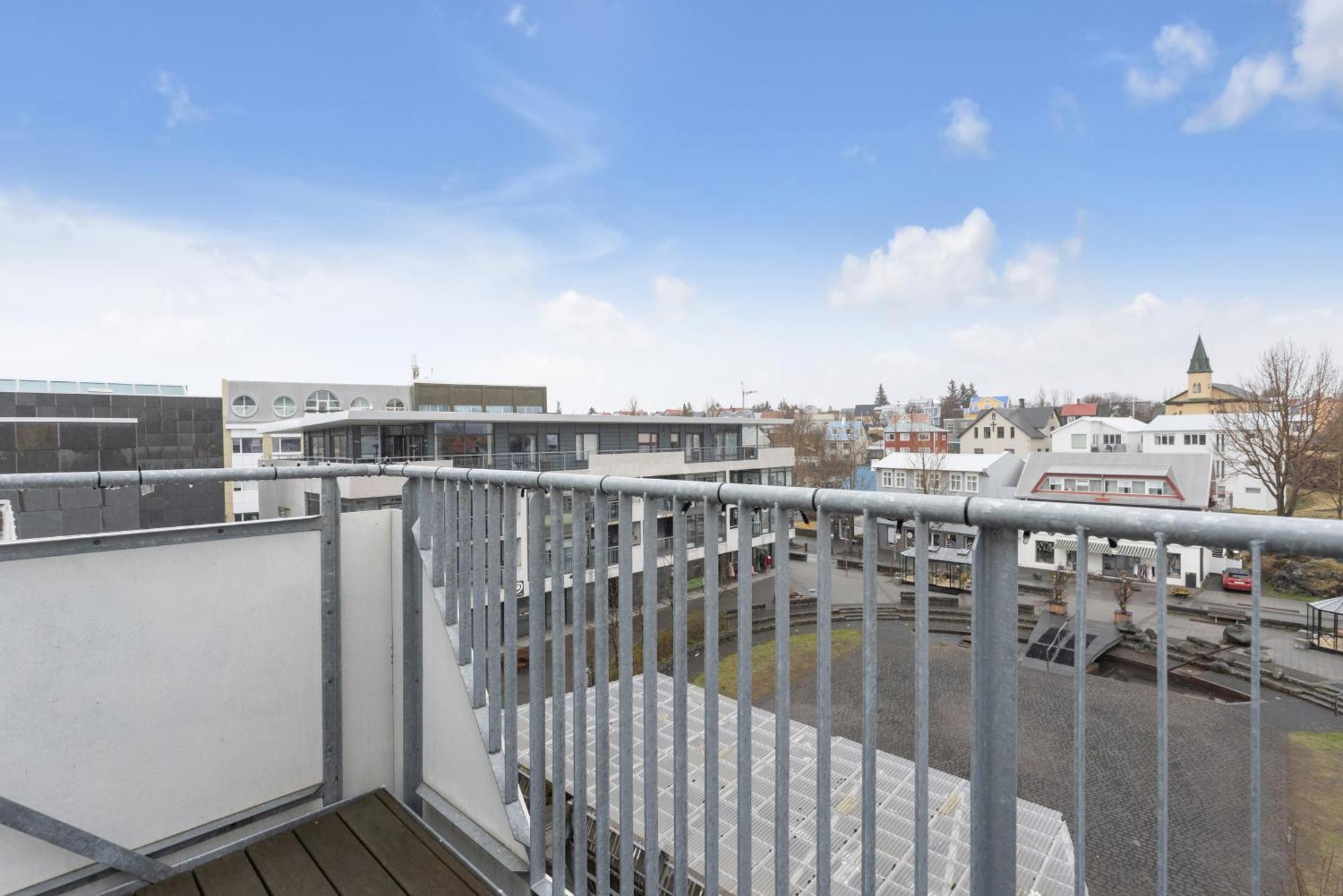 Thorsplan Luxury Apartment ฮาฟนาร์ฟโยร์ดัวร์ ภายนอก รูปภาพ