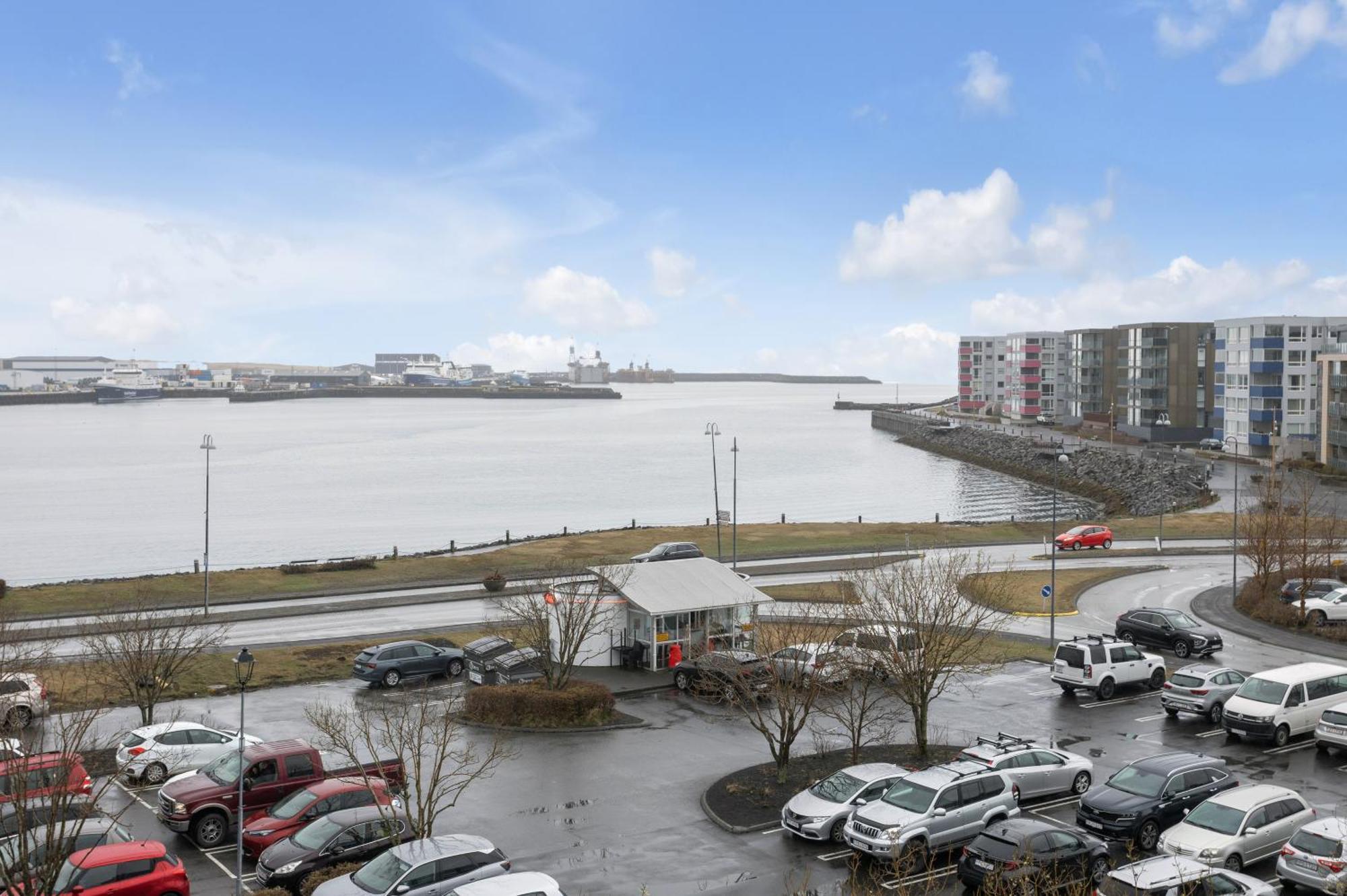 Thorsplan Luxury Apartment ฮาฟนาร์ฟโยร์ดัวร์ ภายนอก รูปภาพ