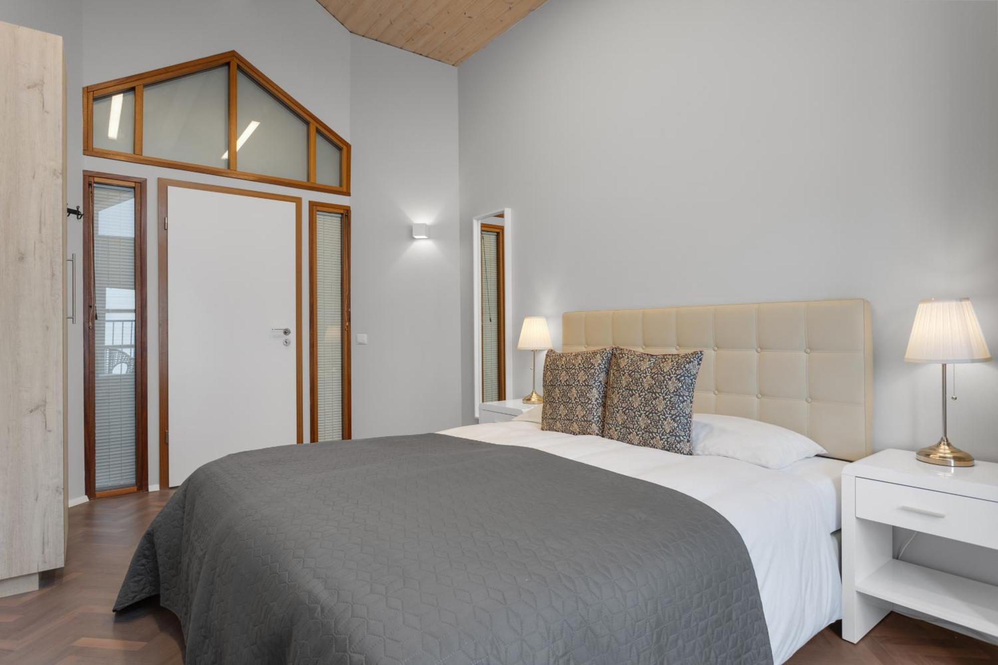 Thorsplan Luxury Apartment ฮาฟนาร์ฟโยร์ดัวร์ ภายนอก รูปภาพ