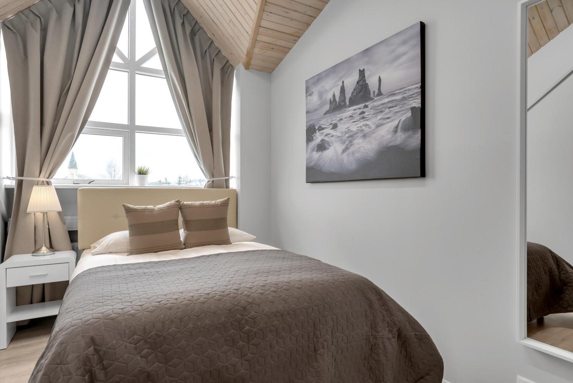 Thorsplan Luxury Apartment ฮาฟนาร์ฟโยร์ดัวร์ ภายนอก รูปภาพ